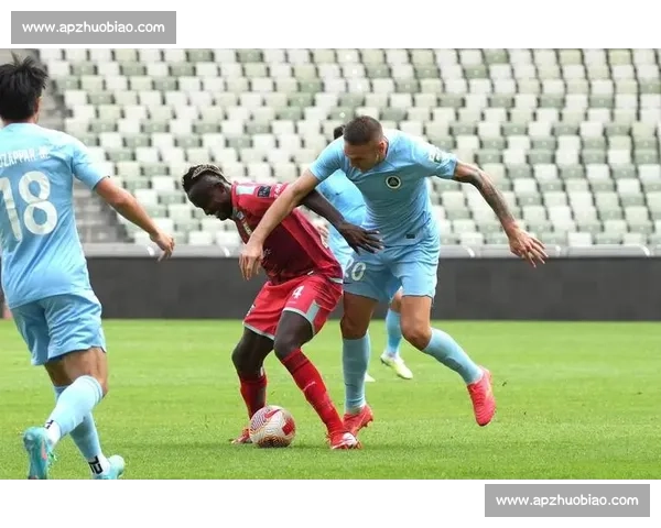 卡尔采夫中暑送医 新鹏城中场健康状况引关注 卡尔采夫中暑送医 新鹏城中场健康状况引关注